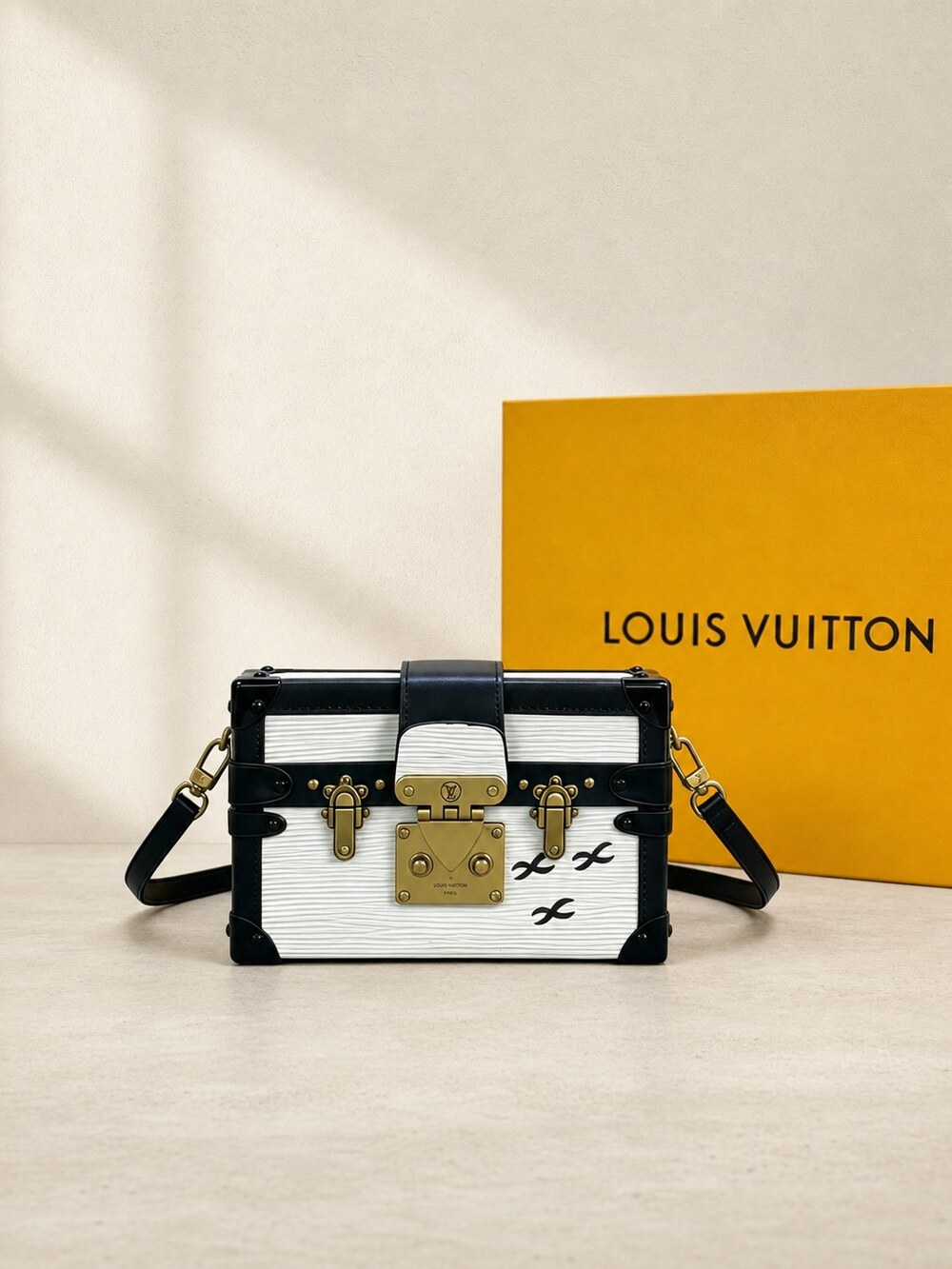 Birds Motif Epi Crossbody Purse | Louis Vuitton Petite Malle